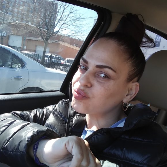 Meet your Posher, Diana - Picture 2 of 3